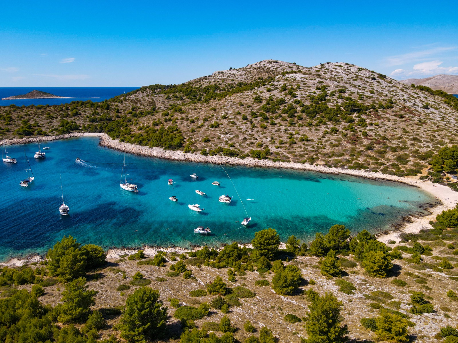 Nautical Paradise: Murter – Lojena – Žut – Vrgada Route (Restaurant La Spuž)